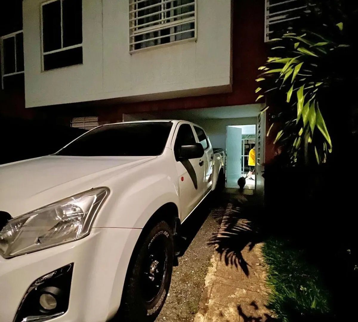 New House Beautiful, Garden, Parking, Complete Apartment Cali