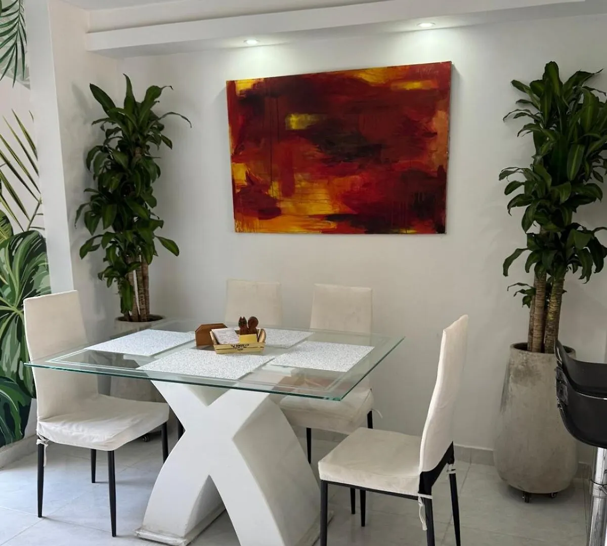 New House Beautiful, Garden, Parking, Complete Apartment Cali Colombia
