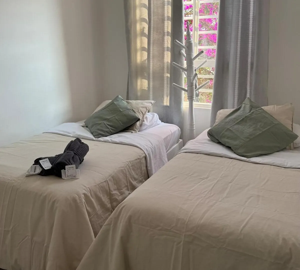 New House Beautiful, Garden, Parking, Complete Apartment Cali