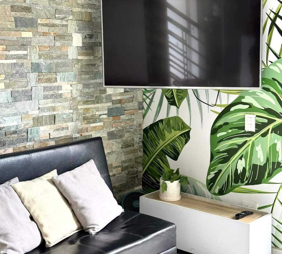 New House Beautiful, Garden, Parking, Complete Apartment Cali Colombia