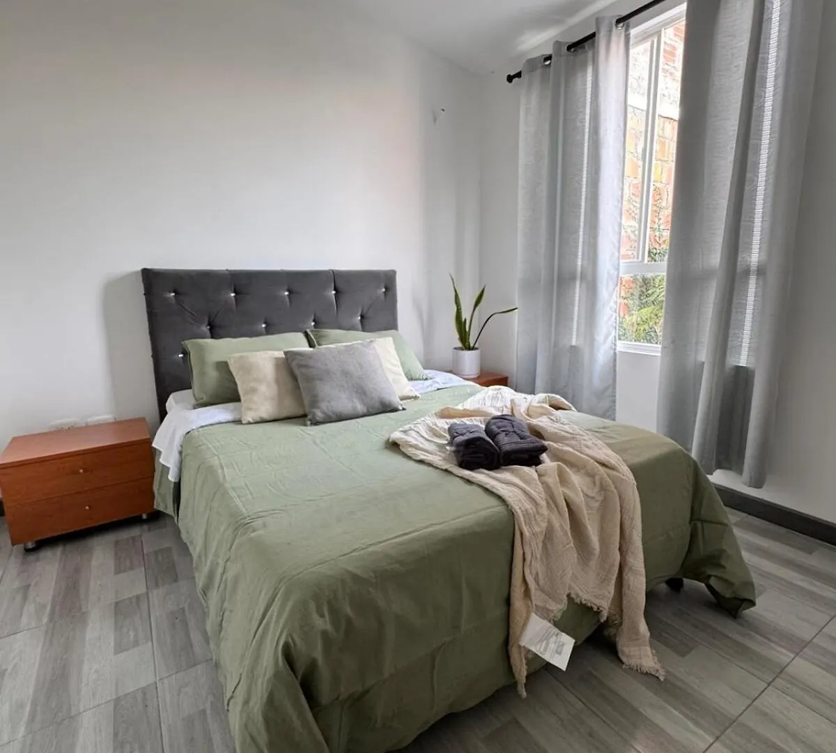 New House Beautiful, Garden, Parking, Complete Apartment Cali